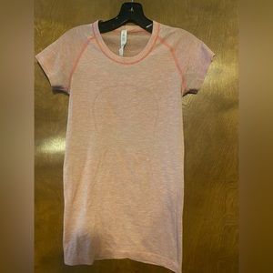 Lululemon short sleeve athletic top in peach/light pink size 4